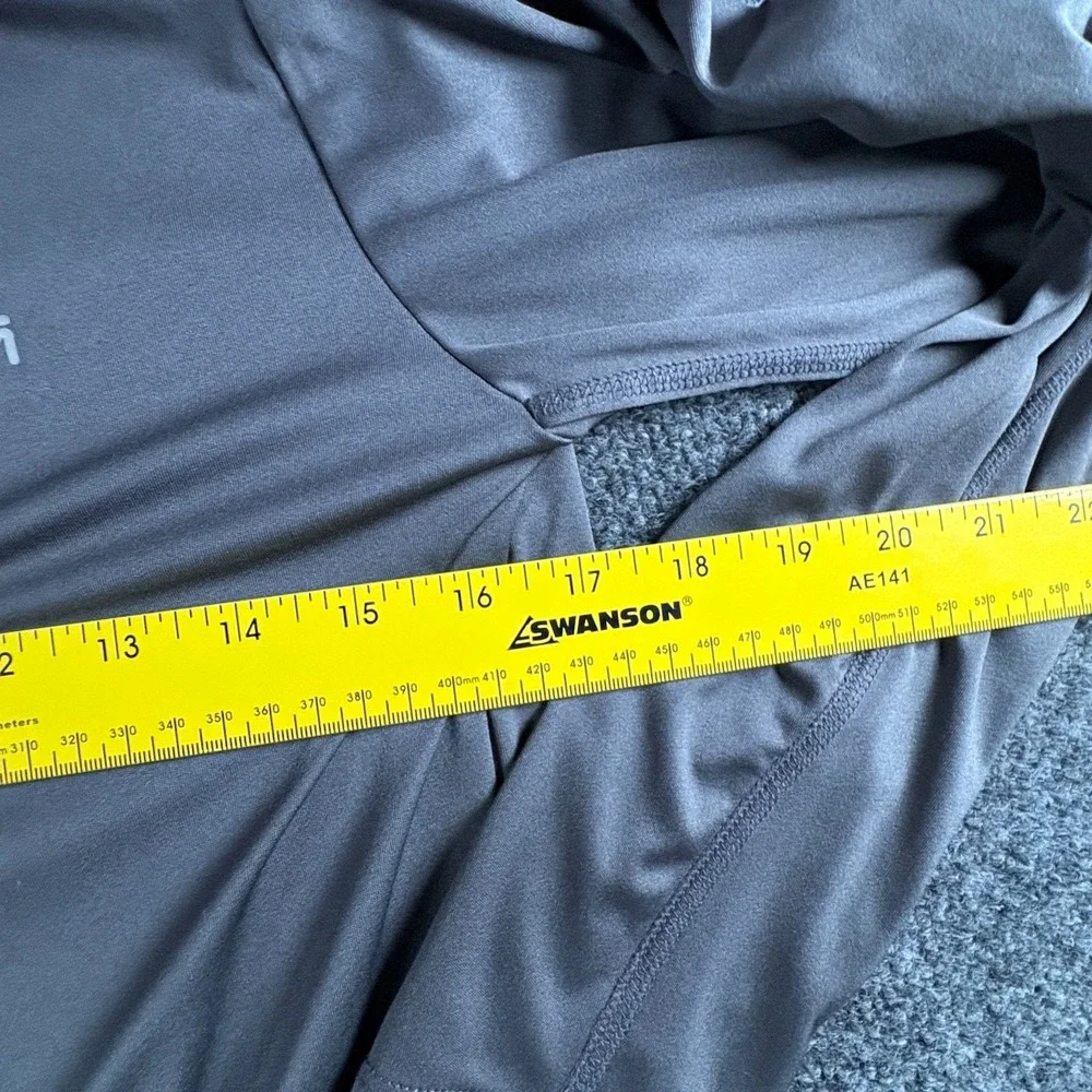 Gap Fit T-Shirt Boys XL Charcoal Gray Quarter Zip Stand Up‎ Collar Performance